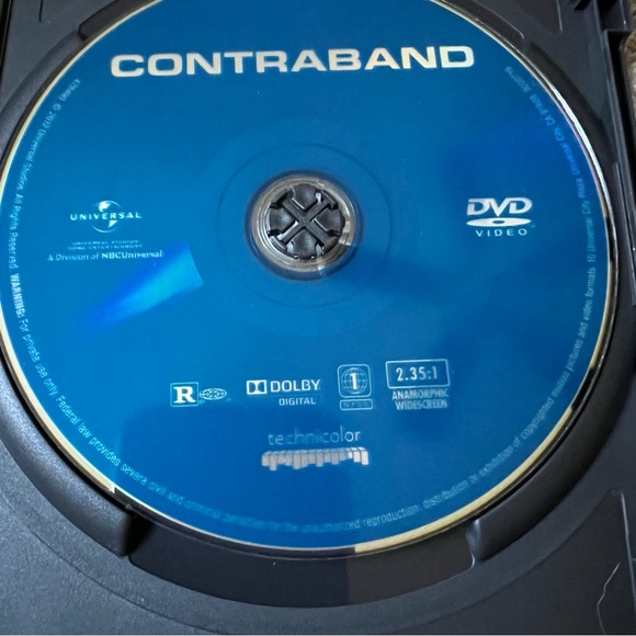 Contraband DVD - Picture 4 of 4